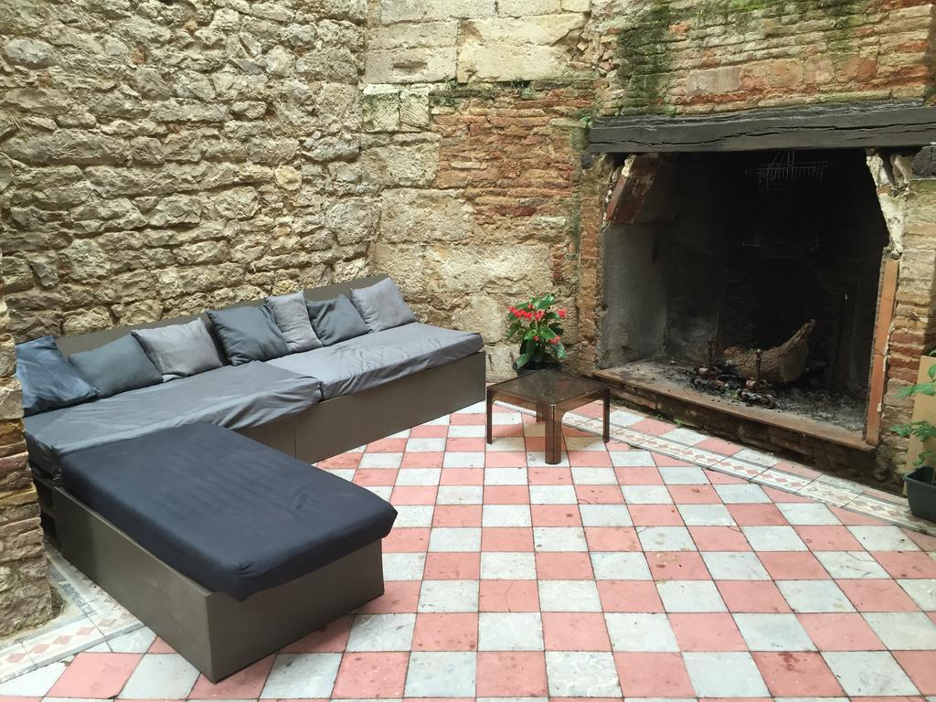 B&B Le Chat Qui Dort Montricoux Exterior photo